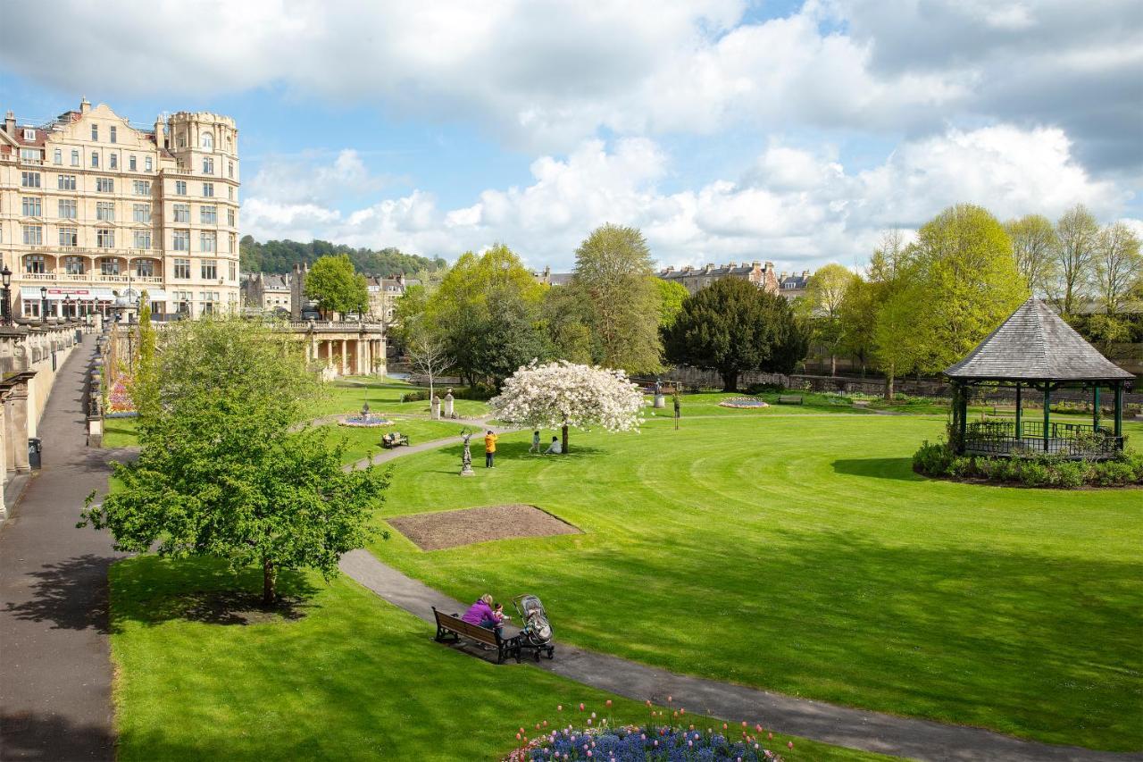 Stunning Spacious Central Apartment Near Parade Gardens Bath Exterior photo